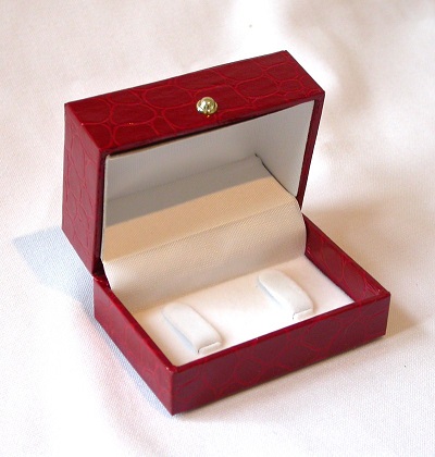 What steps should be considered in making jewelry boxes?