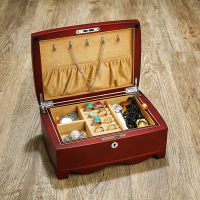 How to choose a wooden jewelry box