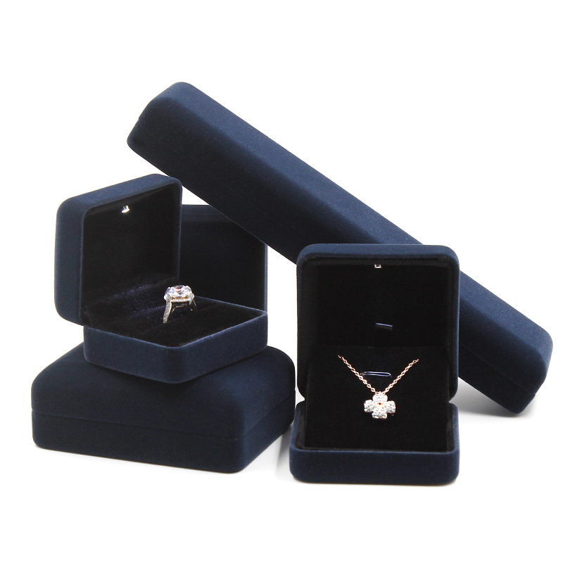 2021 luxury LED velvet box jewelry packaging boxes