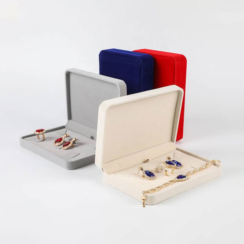 Custom Logo Velvet Bracelet Chain Packaging Boxes Bracelets and Ear Ring Box